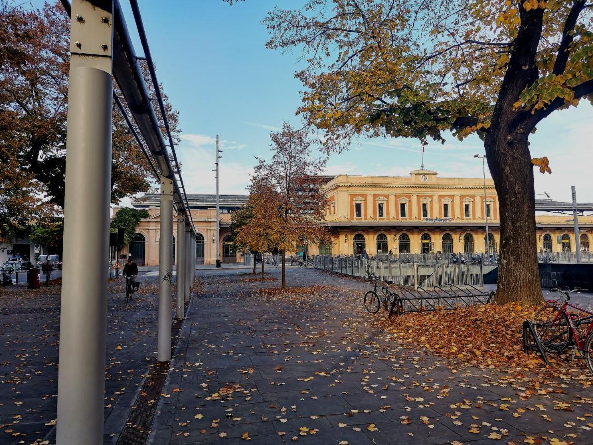 Parma Express Traveller'S Lodging Front Station Fs Parking מראה חיצוני תמונה